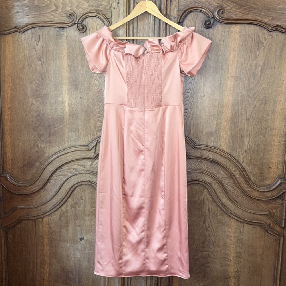 NWT ANTHROPOLOGIE Ruffled Off-The-Shoulder Dress pink satin Size Medium - Picture 16 of 16